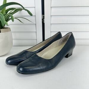 Trotters Doris Blue Leather Career Pumps Low Block Heel Comfort Shoes Size 10.5N